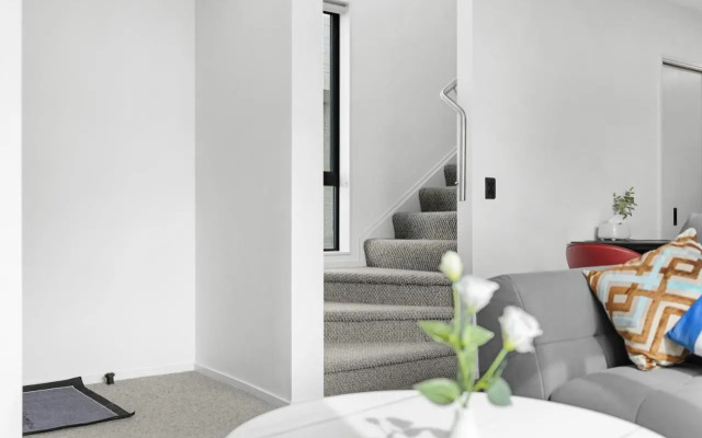 Deluxe Downtown Residence 3 Bed 3 Bath