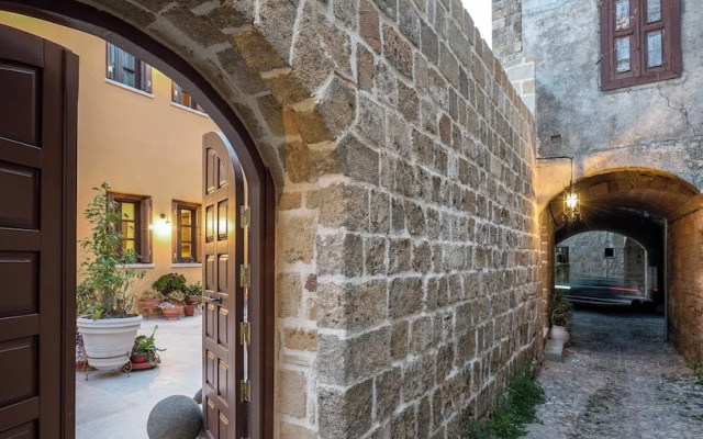 Spanish Knights Inn