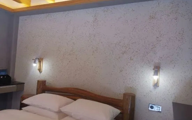 Wuyuan Shiwai Liyuan Good Morning Sun Moonju Lake View Inn – Guest Rooms – Dali