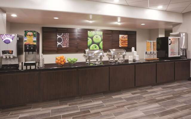 La Quinta Inn & Suites by Wyndham Minneapolis Bloomington W