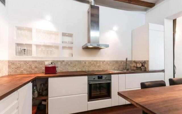 Barcelonaforrent Alessandra Central Ramblas Apartment
