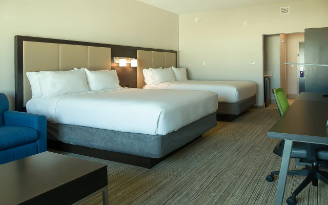 Holiday Inn Express & Suites Tampa East - Ybor City, an IHG Hotel