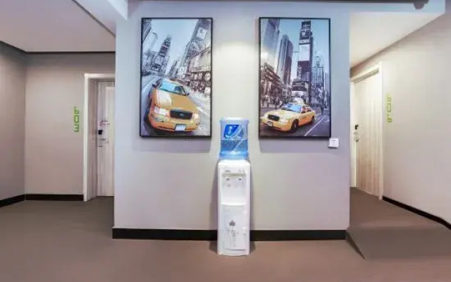 Cypress Hotel Zhengzhou (CBD Convention and Exhibition Center)