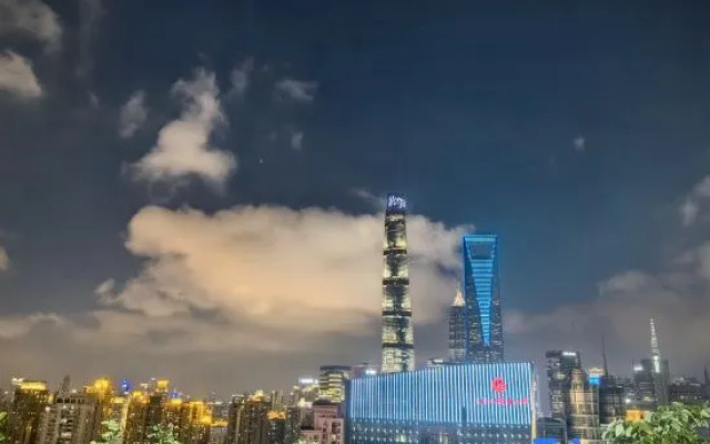 Shanghai Lujiazui Area BaBaiBan LANOU Hotel