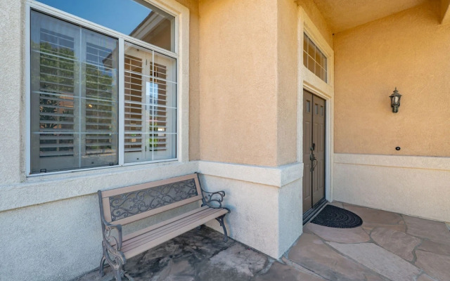 Bright Designer Home w Pool Near Everything