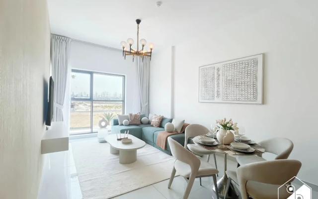 Bright 2bed Family Home: Pool, Gym & Kids Play