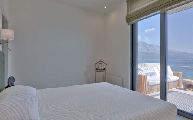 Villa Kastos-Beachfront Villa