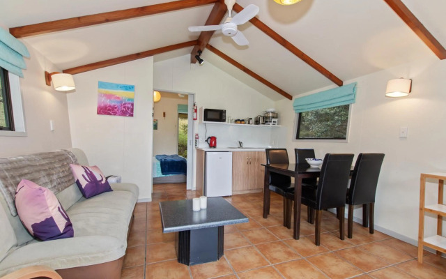 The Cowshed Wairoro Park - Russell Holiday Home