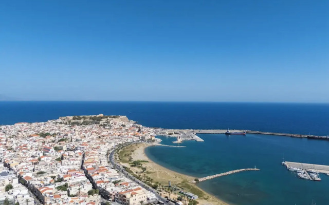 seafront cozy suite for 2 in Rethymno