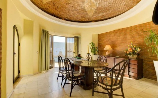 Villa - 4 Bedrooms with Pool and WiFi - 105890