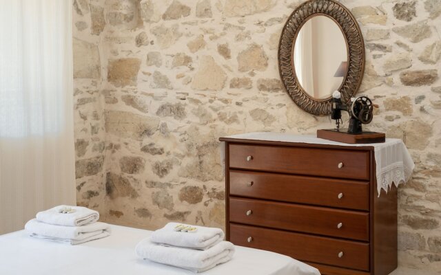 Zeus Traditional House