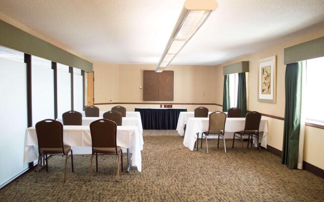 Radisson Hotel Detroit-Farmington Hills