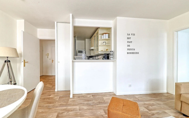 Parkside Apartment II