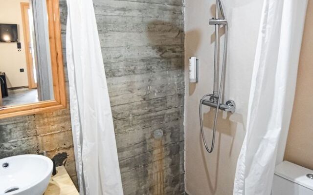Pefkon Suites