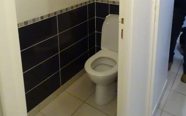 Tasteful Apartment in Comes With Terrace