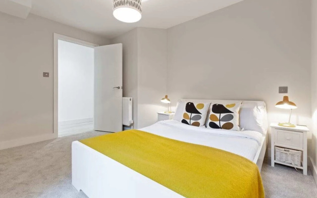 Elegant 2 Bed Apt W/patio nr West Hampstead