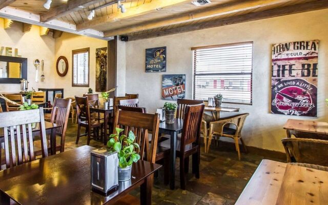 Rodeway Inn & Suites Downtowner-Rte 66