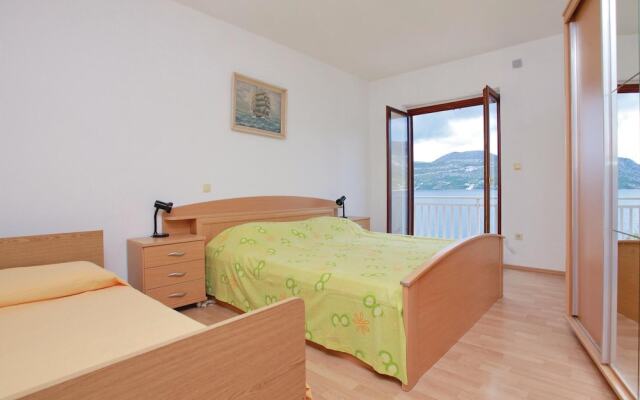 Amazing Apartment in Zrnovo With 3 Bedrooms and Wifi