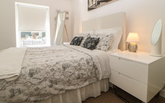 Hollie Cottage