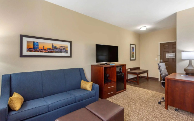 Comfort Suites