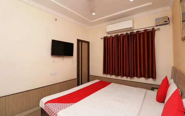 OYO 29826 Central Hotel
