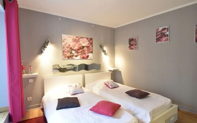 Lovely Apartment in Bayeux With Courtyard & Heating