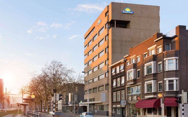 Rotterdam Teleport Hotel