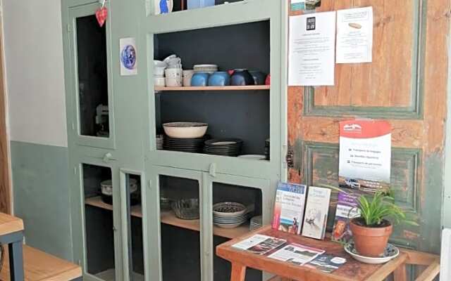 File dans ta chambre !