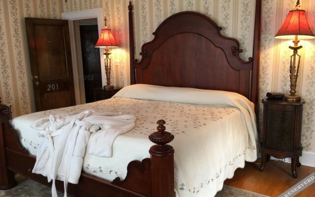 Barrington Manor Bed and Breakfast