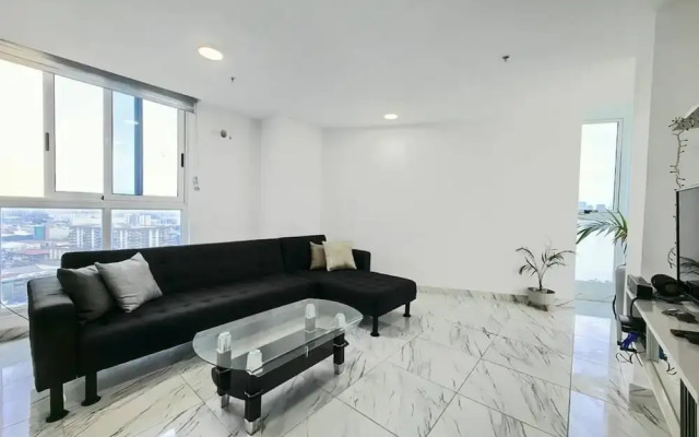 Room-sofa Bed Stay Rooftop Pool & Gym, A