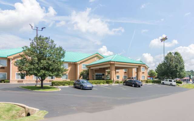 Quality Inn & Suites Alma - Fort Smith Northeast