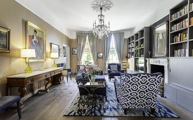 Well-designed Chelsea Flat