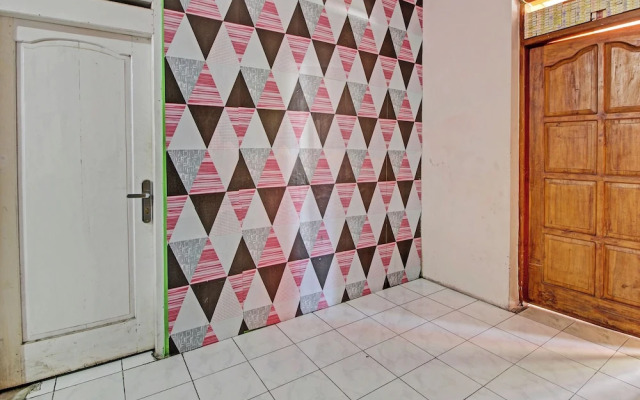 OYO 92759 Penginapan Piji Kembar