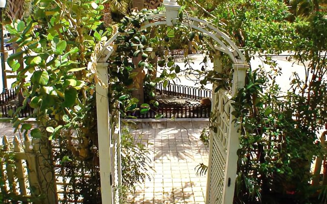 Palm Beach Hibiscus Bed & Breakfast