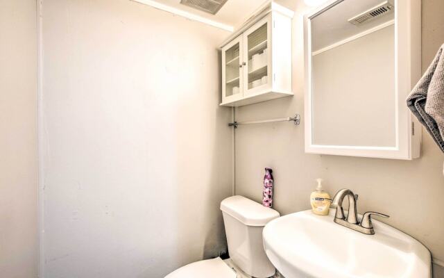 Pet-friendly Dallas Townhome w/ Outdoor Grill