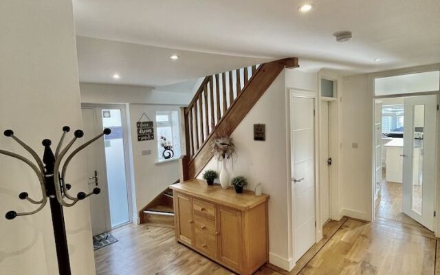 Four Corners Holiday Home with Hot Tub & Sauna