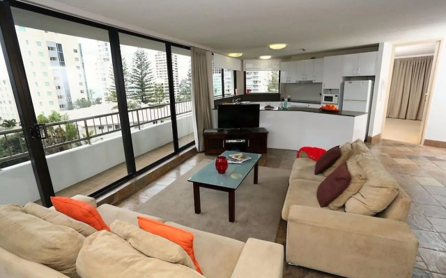 The Regent Holiday Apartments – Guest Rooms – Gold Coast