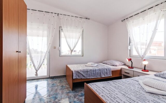 Beautiful Apartment in Vir With 1 Bedrooms and Wifi