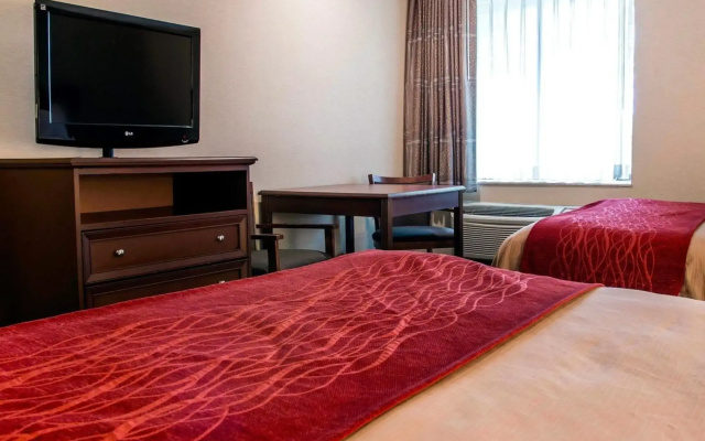 Wingate by Wyndham Livonia