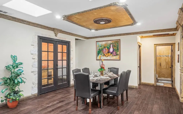 SJ Downtown 5 BR Stunning House