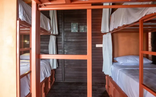 Mad Monkey Nusa Lembongan