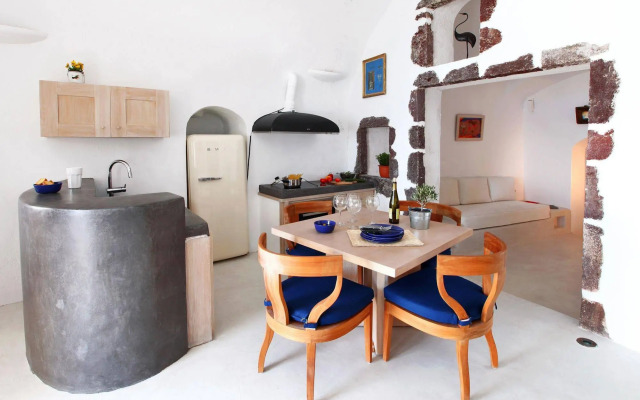 Menias Cave House