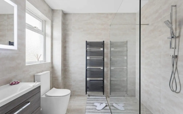 Greenacre - Close to Beaches With Hydropool spa