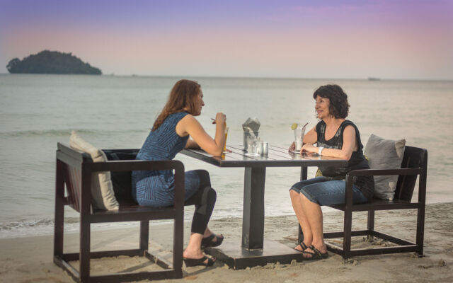 Mary Beach Hotel and Resort