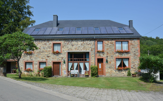 Spacious Retreat, Daverdisse