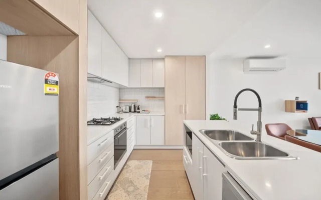 Stylish 2-bed Apartment With Luxe Amenities Access