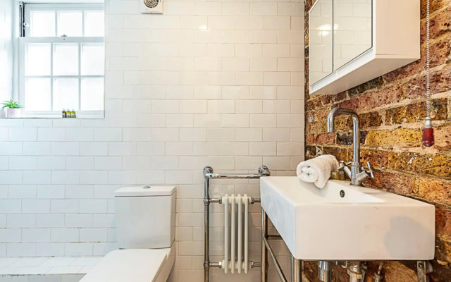Cosy and Modern Battersea Home