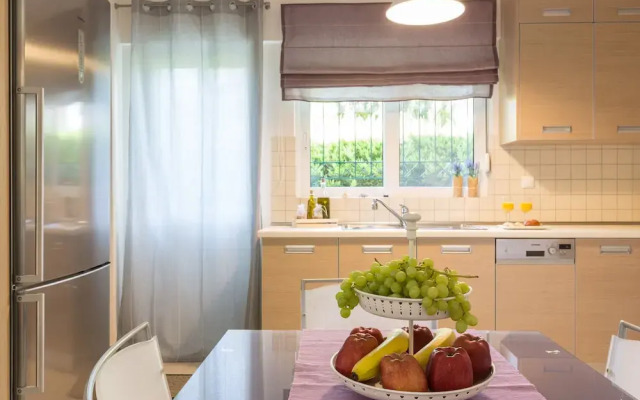 New Stylish Apartment with Sea View