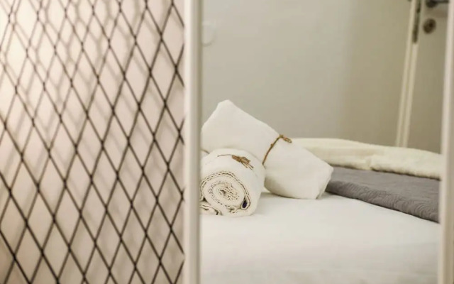 The Carmel House Apt hotel By Sea N Rent