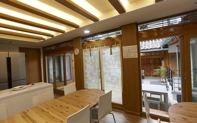 Go Woon Dang Hanok Guest House